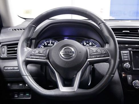 Used 2018 Nissan Rogue SV w/ Premium Package image 14