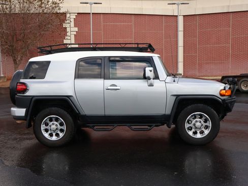 Used 2011 Toyota FJ Cruiser 4WD w/ Convenience Pkg image 31