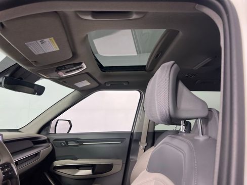 Used 2024 Kia EV9 Wind image 22