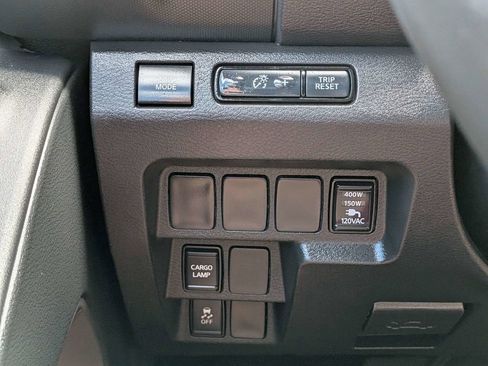 Used 2024 Nissan Frontier SL RWD image 30