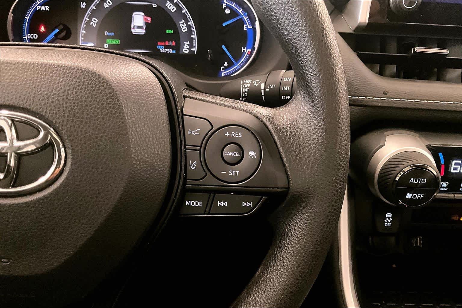 Used 2025 Toyota RAV4 XLE w/ Convenience Package AWD/4WD image 23