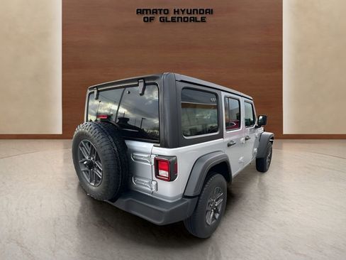 Used 2024 Jeep Wrangler Unlimited Sport AWD/4WD image 6