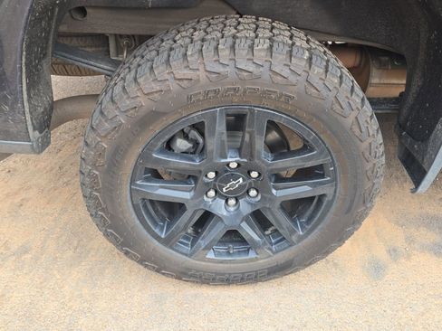 Used 2023 Chevrolet Silverado 1500 LT Trail Boss w/ Protection Package image 5