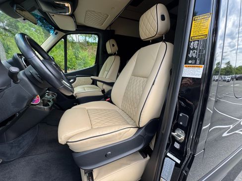 Used 2022 Mercedes-Benz Sprinter 3500 image 33