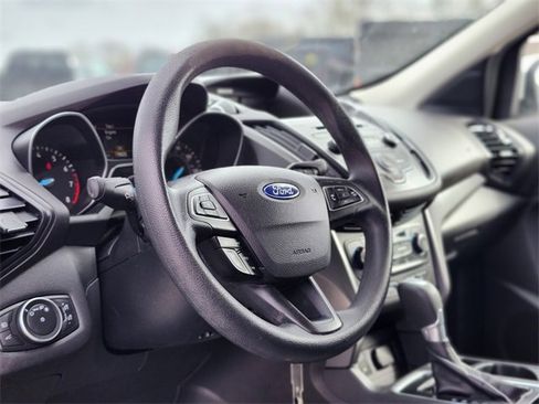 Certified 2017 Ford Escape SE image 19