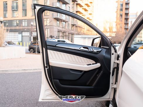 Used 2018 Mercedes-Benz GLE 43 AMG 4MATIC image 45