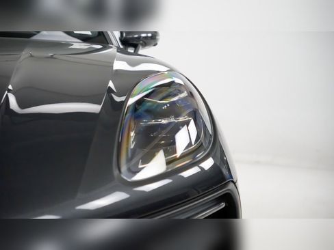 Used 2025 Porsche Macan image 7