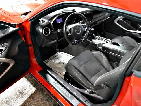 Used 2018 Chevrolet Camaro LT RWD image 10