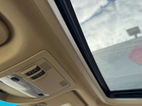 Used 2012 Cadillac Escalade EXT Luxury image 31