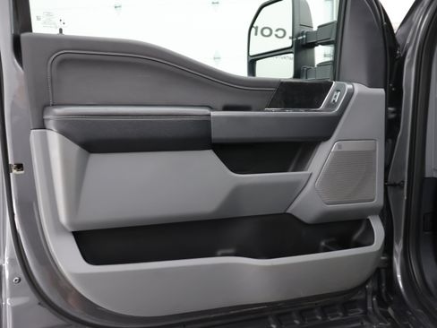 Used 2023 Ford F250 XLT w/ Black Appearance Package AWD/4WD image 43