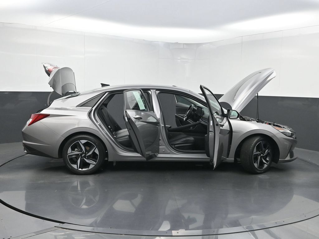 Used 2022 Hyundai Elantra Limited FWD image 36