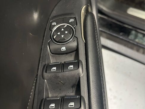 Used 2017 Lincoln MKC Premiere FWD image 18