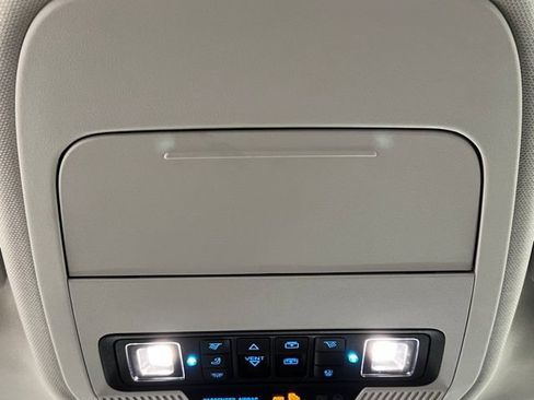Used 2025 Ford Expedition Platinum AWD/4WD image 37