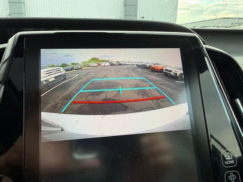 Used 2019 Toyota Prius Limited w/ Premium Convenience Package FWD image 12