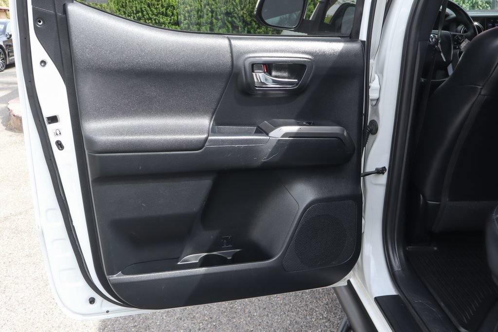 Used 2017 Toyota Tacoma TRD Pro AWD/4WD image 42