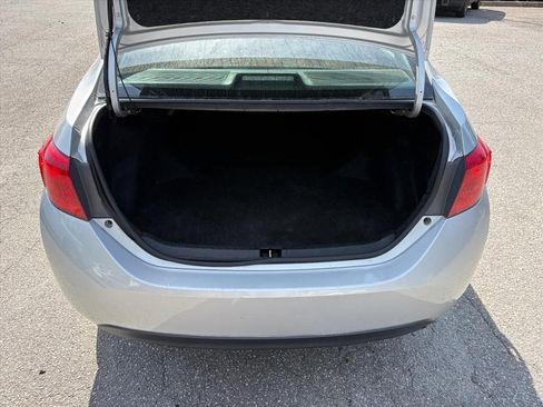 Used 2018 Toyota Corolla SE FWD image 23