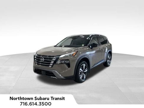 Used 2025 Nissan Rogue SL AWD/4WD image 1