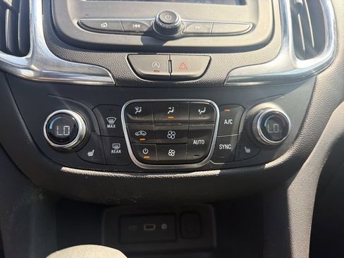 Used 2024 Chevrolet Equinox LT FWD image 29