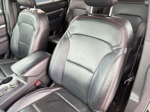 Used 2018 Ford Explorer Sport image 19