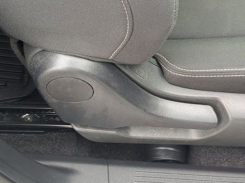 Used 2024 Nissan Rogue S image 44