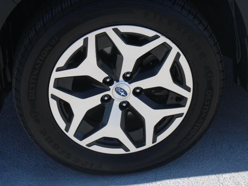 Used 2023 Subaru Forester Premium AWD/4WD image 9