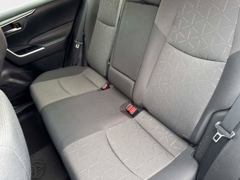 Used 2021 Toyota RAV4 XLE image 13