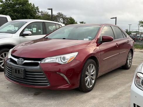 Used 2015 Toyota Camry XLE w/ Moonroof Package image 13