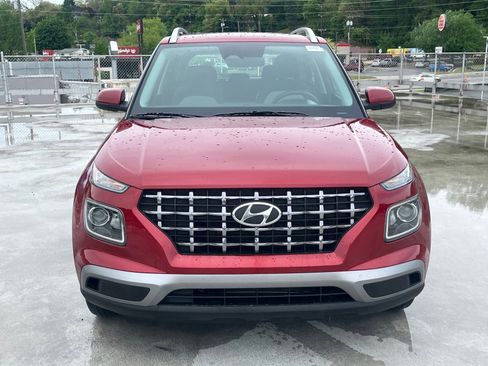 Used 2024 Hyundai Venue SEL FWD image 5