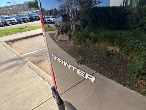 Used 2024 Mercedes-Benz Sprinter 2500 image 5