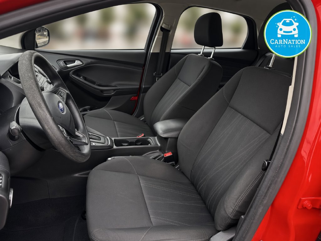 Used 2016 Ford Focus SE w/ SE Power Seat Package FWD image 7