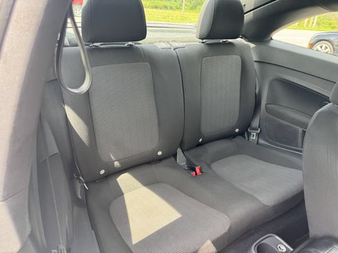 Used 2014 Volkswagen Beetle 1.8T FWD image 9