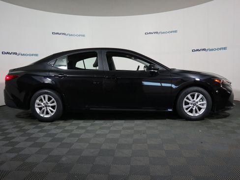 Used 2025 Toyota Camry LE FWD image 4