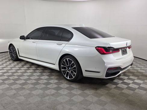 Used 2021 BMW 740i w/ M Sport Package RWD image 39
