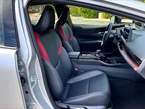 Used 2026 Toyota Prius Plug-In Hybrid image 8