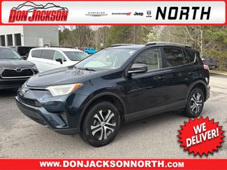 Used 2017 Toyota RAV4 LE video 1