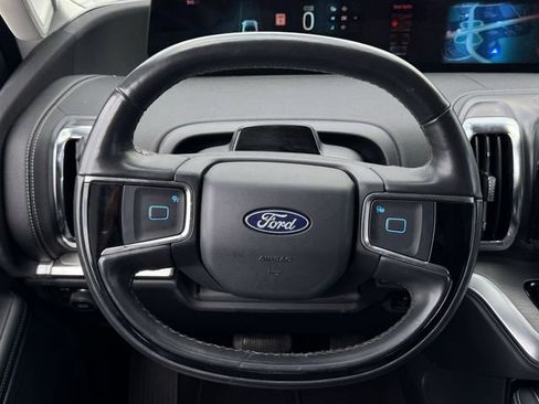 Used 2025 Ford Expedition Max Platinum AWD/4WD image 11