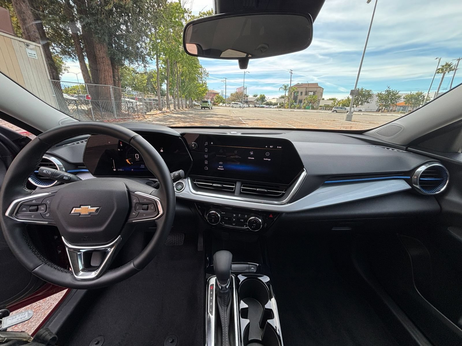 Used 2025 Chevrolet Trax LT w/ LT Convenience Package FWD image 31