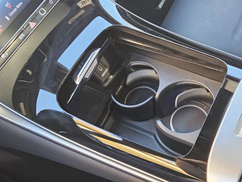 Certified 2025 Mercedes-Benz GLC 300 image 20