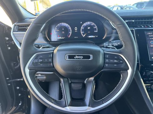 Used 2024 Jeep Grand Cherokee Altitude image 22