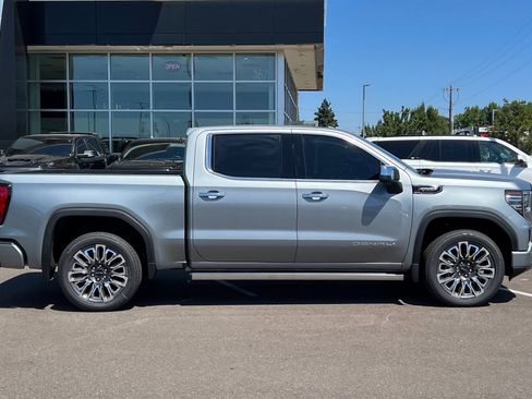 Used 2025 GMC Sierra 1500 Denali Ultimate image 3
