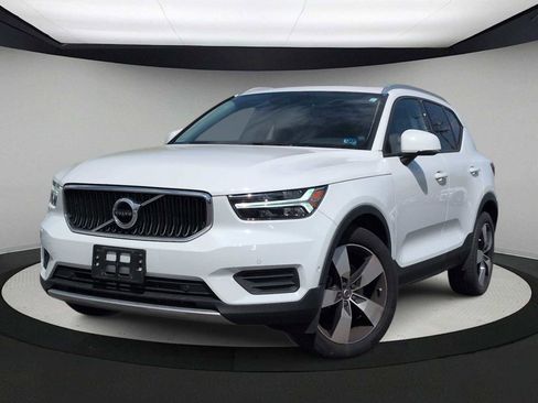 Used 2019 Volvo XC40 T5 Momentum AWD/4WD image 1