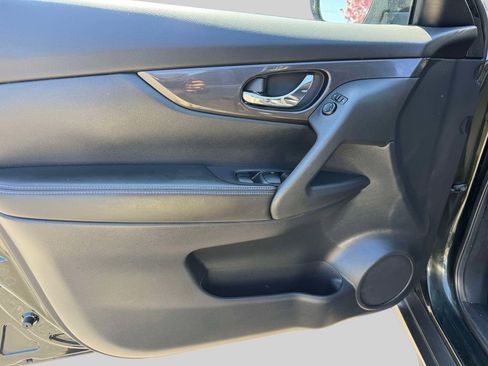 Used 2020 Nissan Rogue SV AWD/4WD image 14