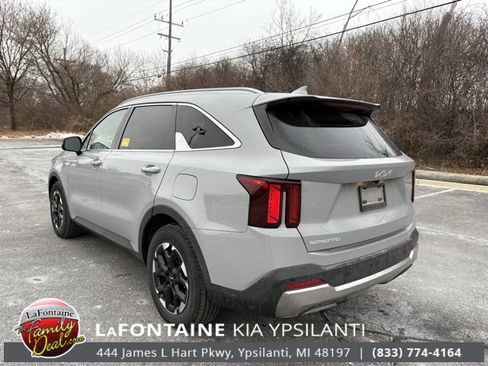 Certified 2025 Kia Sorento S w/ Panoramic Sunroof Package image 3