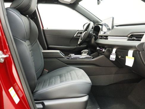 New 2026 Mitsubishi Outlander AWD image 17