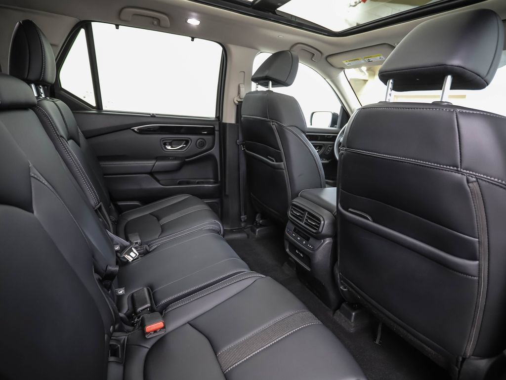Used 2023 Honda Pilot Touring image 27