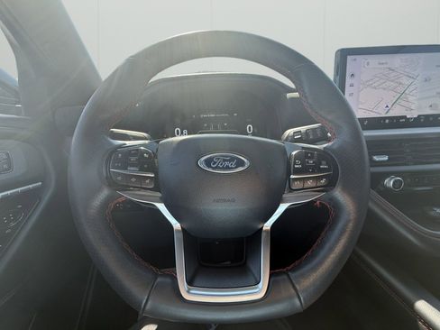 Used 2025 Ford Explorer ST-Line w/ ST-Line Street Pack AWD/4WD image 14