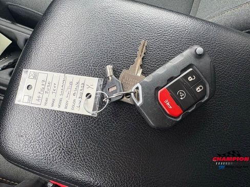 Used 2020 Jeep Wrangler Unlimited Sport image 28