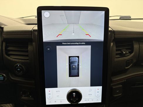 Used 2023 Ford Expedition Limited image 20