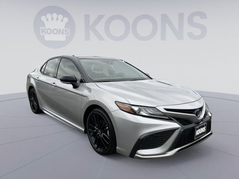 Used 2024 Toyota Camry XSE w/ Navigation Package FWD image 18