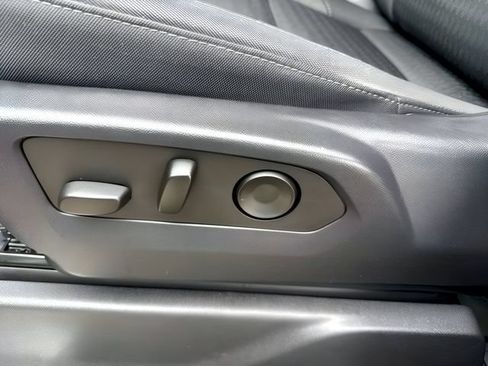 Used 2023 Chevrolet Silverado 1500 LT AWD/4WD image 16